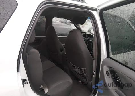 2001 Ford Escape Xlt from USA, damaged, VIN 1FMYU03121KF44755